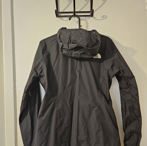The North FACE rain jacket - Picture 5 of 7